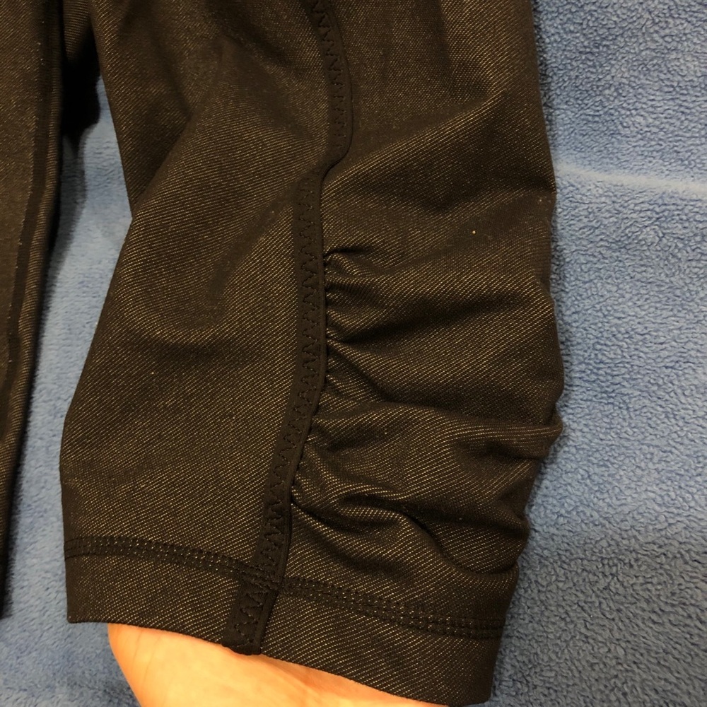 Lululemon Dignity Crop Blk Denim 10 LIKE NEW - Picture 6 of 9
